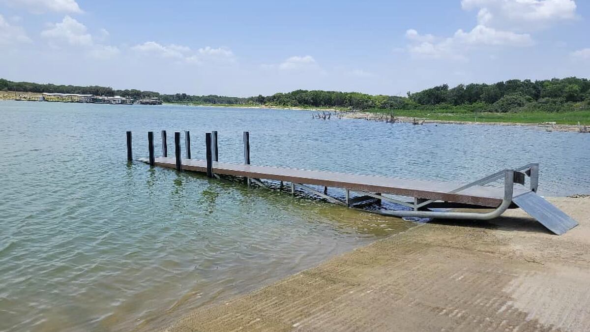 Army Corps of Engineers close boat ramps at Waco Lake due to low water