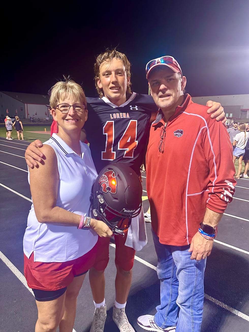 Central Texas football player gives up jersey number worn by teammates late older brother
