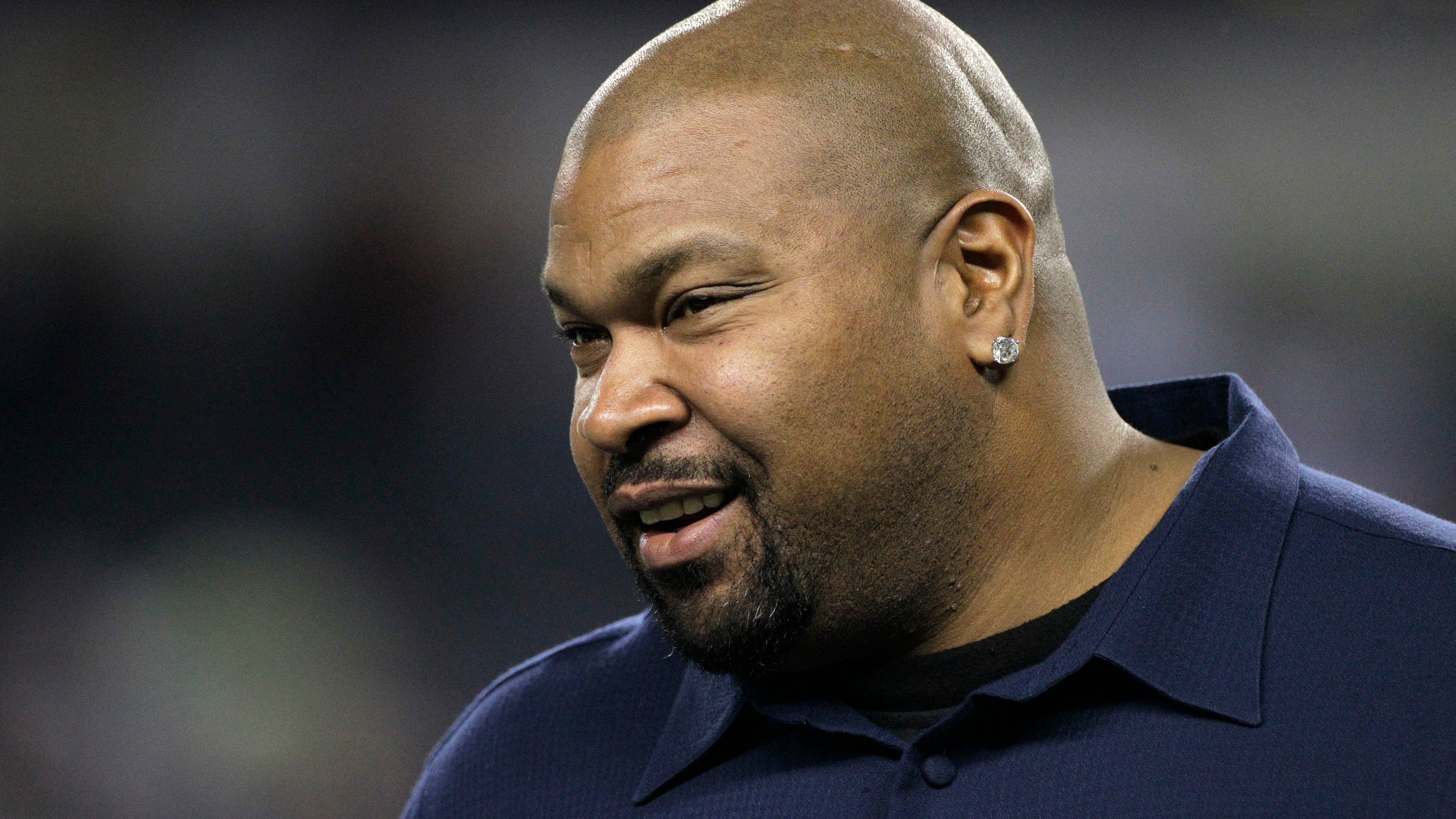 Former All-Pro NFL lineman Larry Allen dies at 52 - Vimarsana News